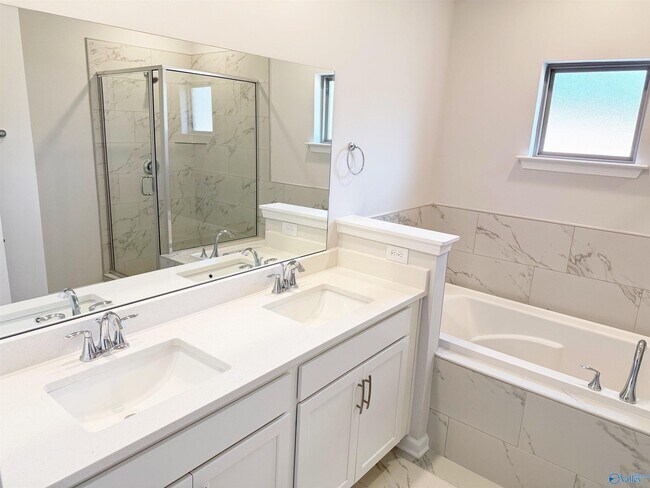 Building Photo - 217 Stockyard Cir