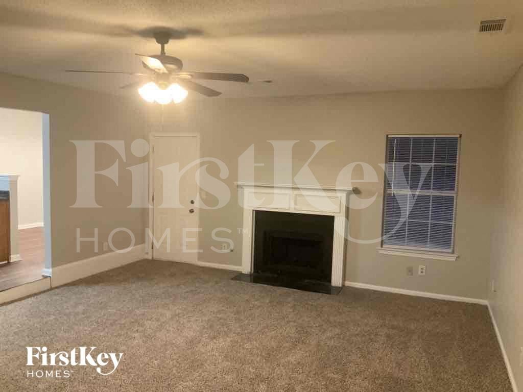 Building Photo - 226 Bonnes Dr SW