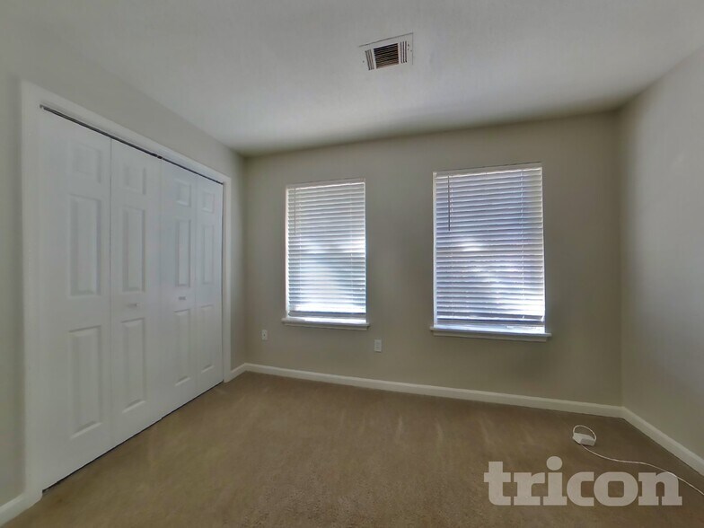 Building Photo - 3195 Warrenton Ct