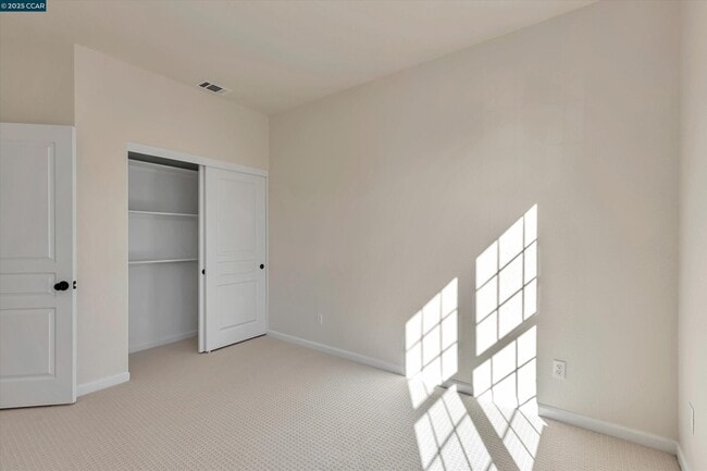 Building Photo - 4719 Golden Bear Dr