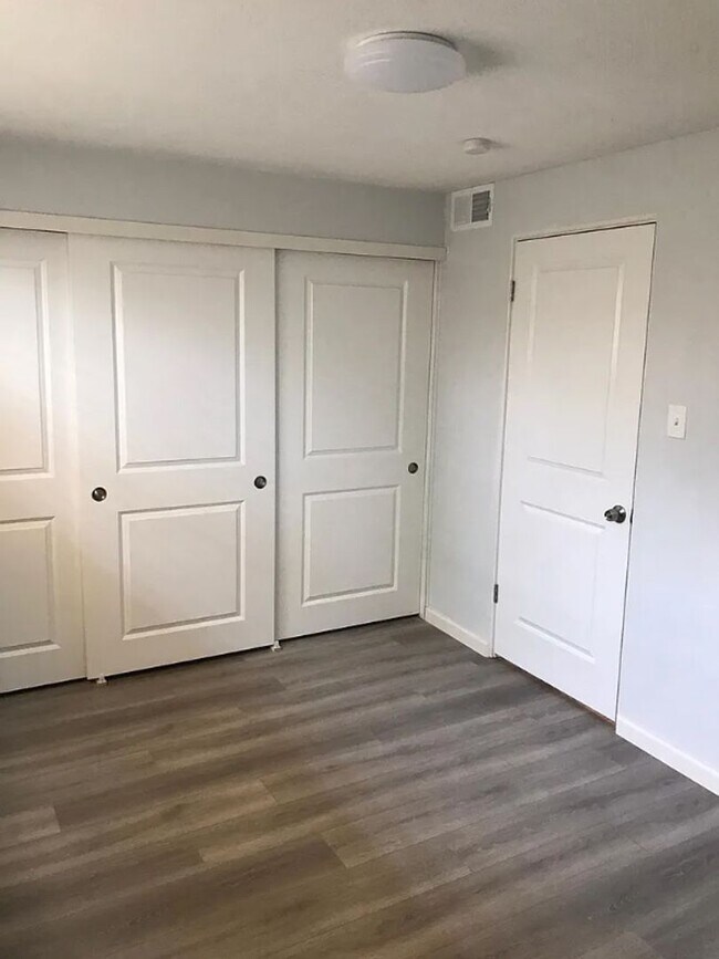 Building Photo - Updated 3 bedroom in 80010 - Move in Ready!