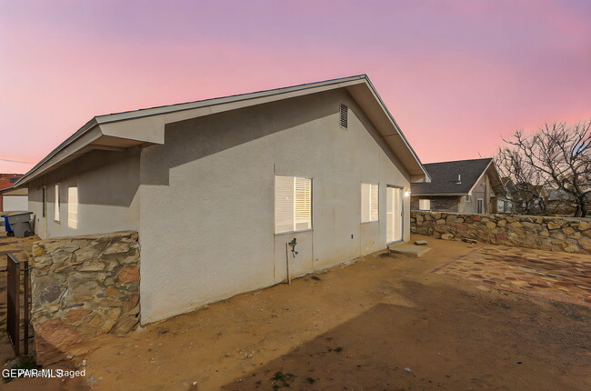 Building Photo - 11764 Balladeer Ave