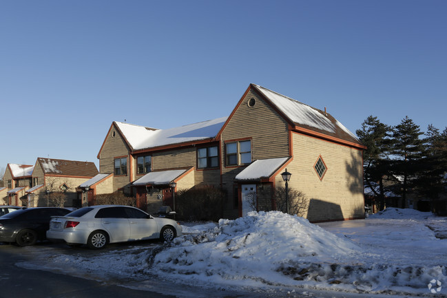 Building Photo - Breary Farms Apartments