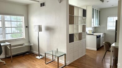 Building Photo - Beachgardens Condo - Unit 8