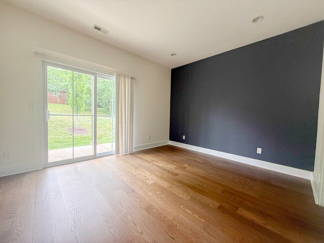 Building Photo - Spacious 4-Bedroom Townhome on Allison Way with Pool Access Near TTU