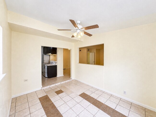 Building Photo - 12504 Autumn Leaf Ln