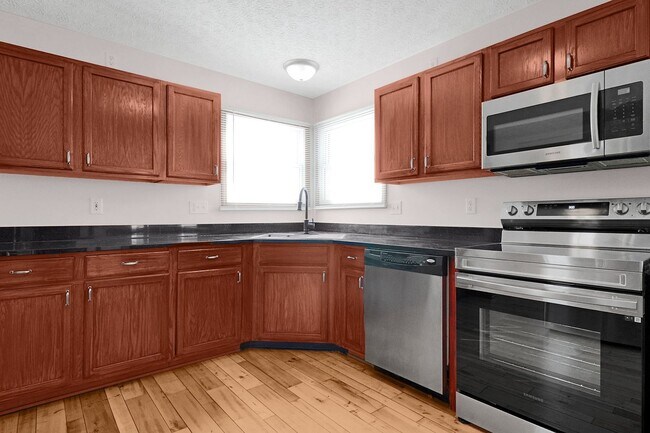 Building Photo - 3 Bedroom Home For Rent