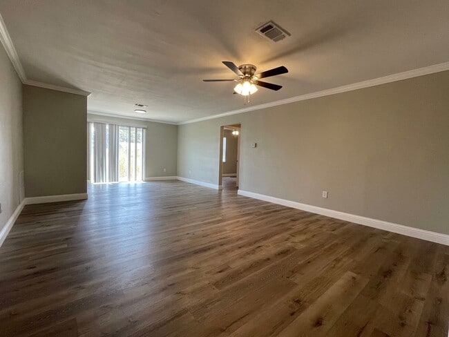 Building Photo - Modern Comfort Awaits: Your Dream 3-Bedroo...