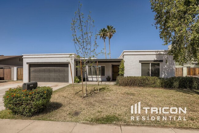 Building Photo - 10022 N 48th Ave