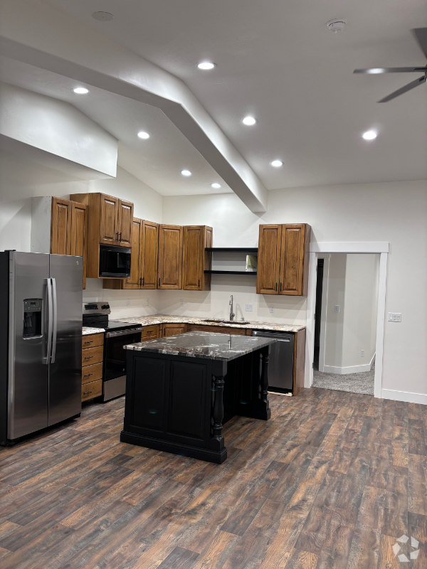 Building Photo - 9414 Abigail Ln