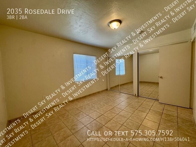 Building Photo - 2035 Rosedale Dr