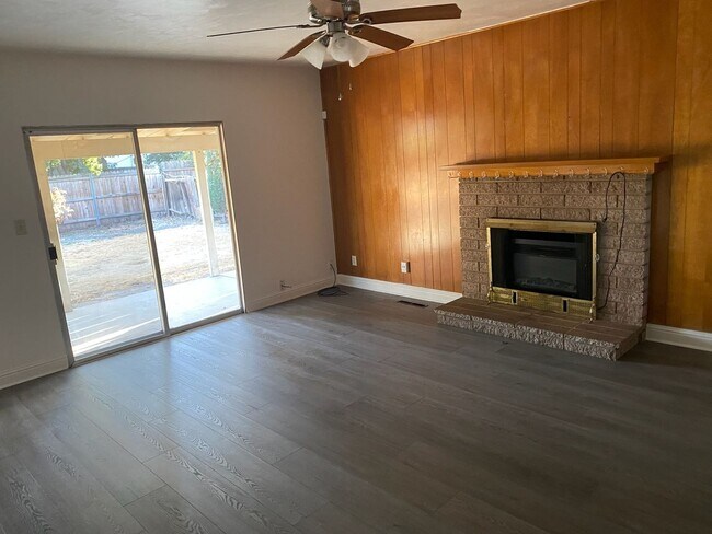 Building Photo - 3349 W Tulare Ave