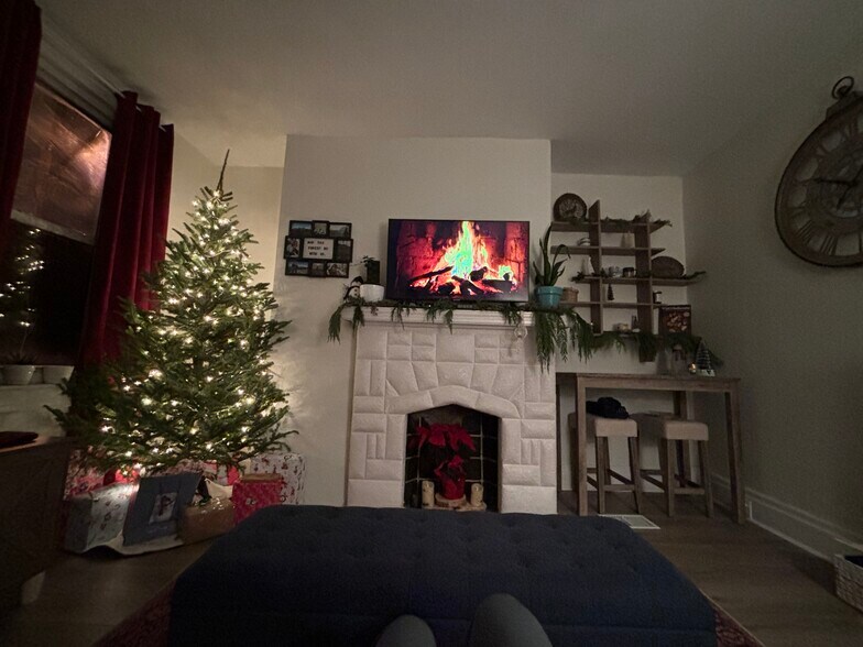 Building Photo - 4012 Saint Johns Way