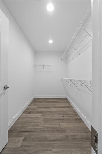 Building Photo - 302 Oak Grv Cir