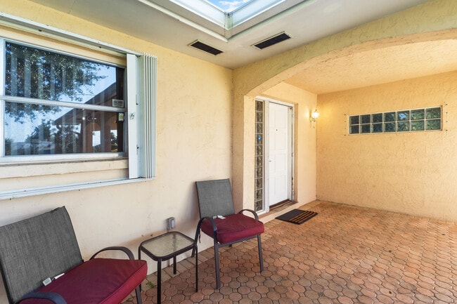 Building Photo - 1059 Carambola Cir