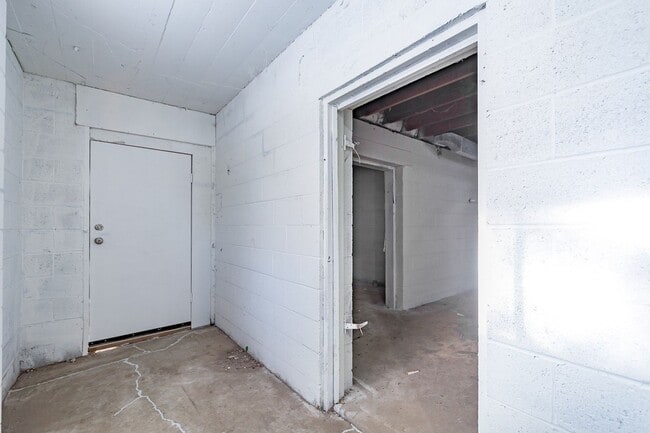 Building Photo - COMING SOON: Beautiful and Renovated Property in Raytown!