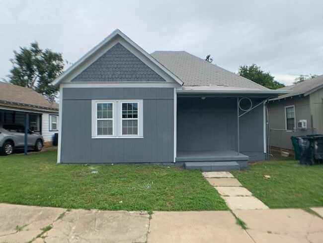 Primary Photo - 2 Bedroom House Near Downtown OKC