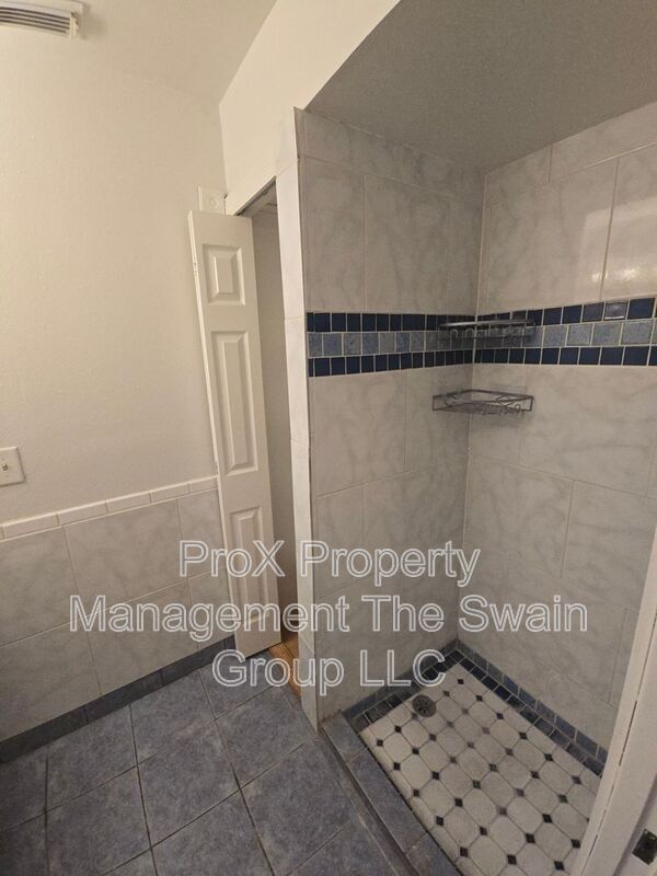 Building Photo - 1398 Lucerne Loop Rd NE