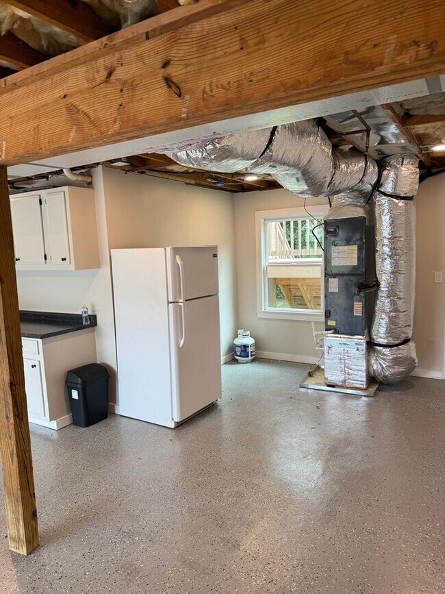 Building Photo - 18 Huntcliff Dr