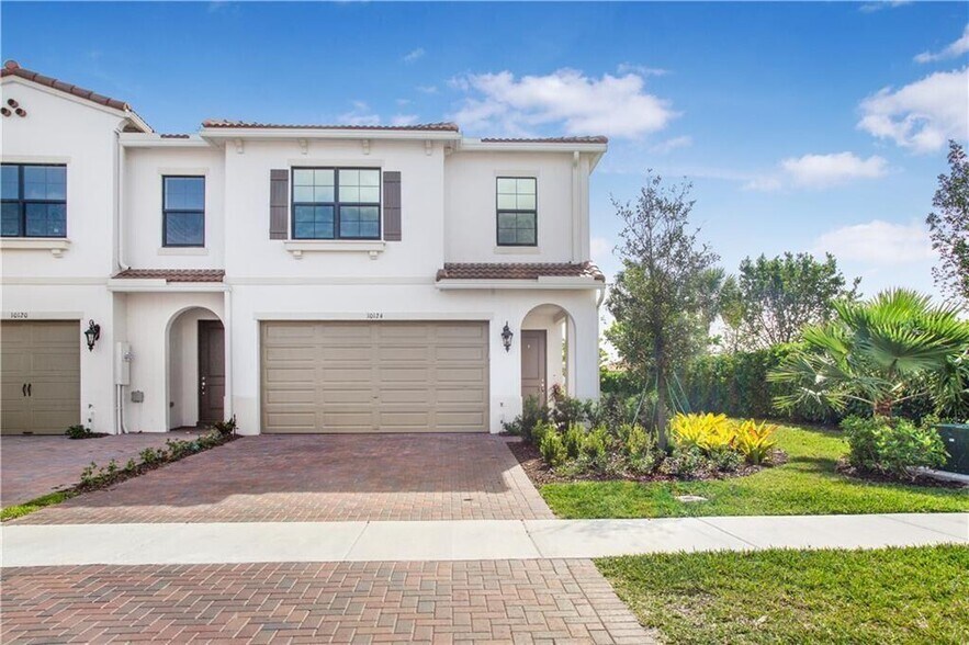 Building Photo - 10124 Brickhill Dr