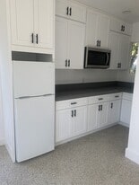 Building Photo - 7916 Sedan Ave