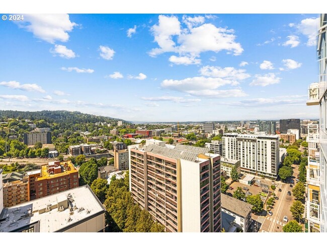 Building Photo - PHENOMENAL 180 Degree VIEWS! 2 bed, 2 bath...