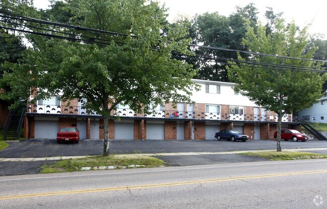 Building Photo - Newton Townhomes