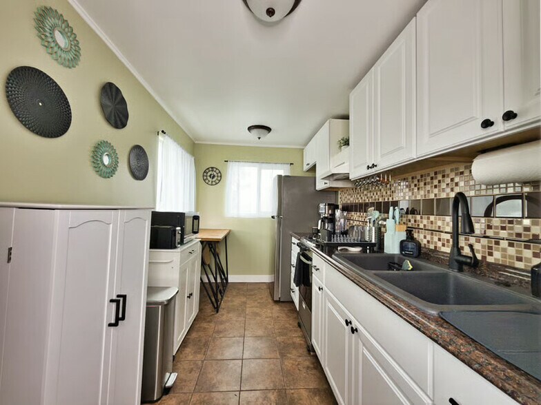 Building Photo - 308 N Foote Ave
