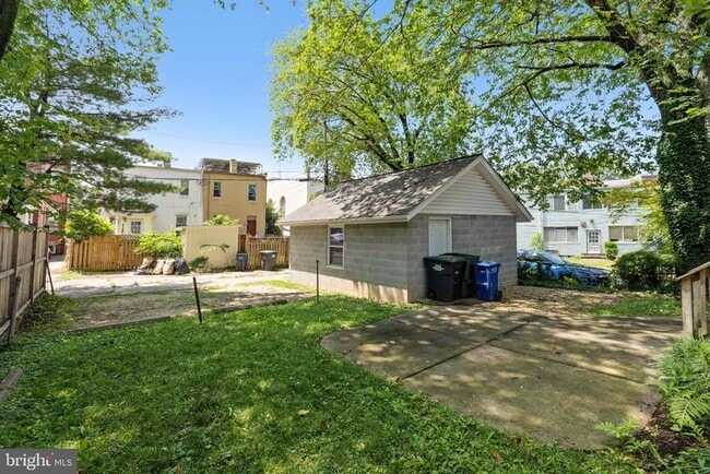 Building Photo - 3910 Yuma St NW