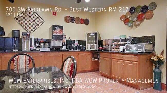 Building Photo - 700 SW Fairlawn Rd