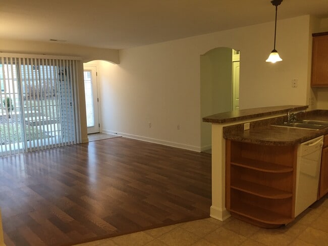 Building Photo - 2724 Hidden Dr