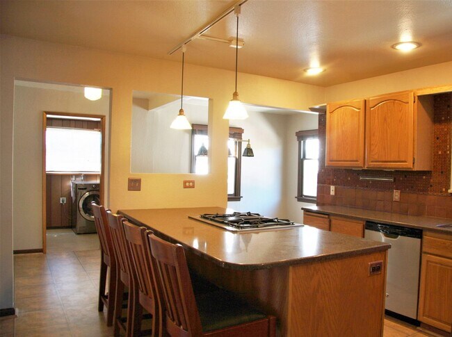 Building Photo - 2bd/1ba Seattle House