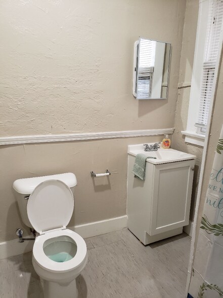 Building Photo - 15000 Euclid Ave