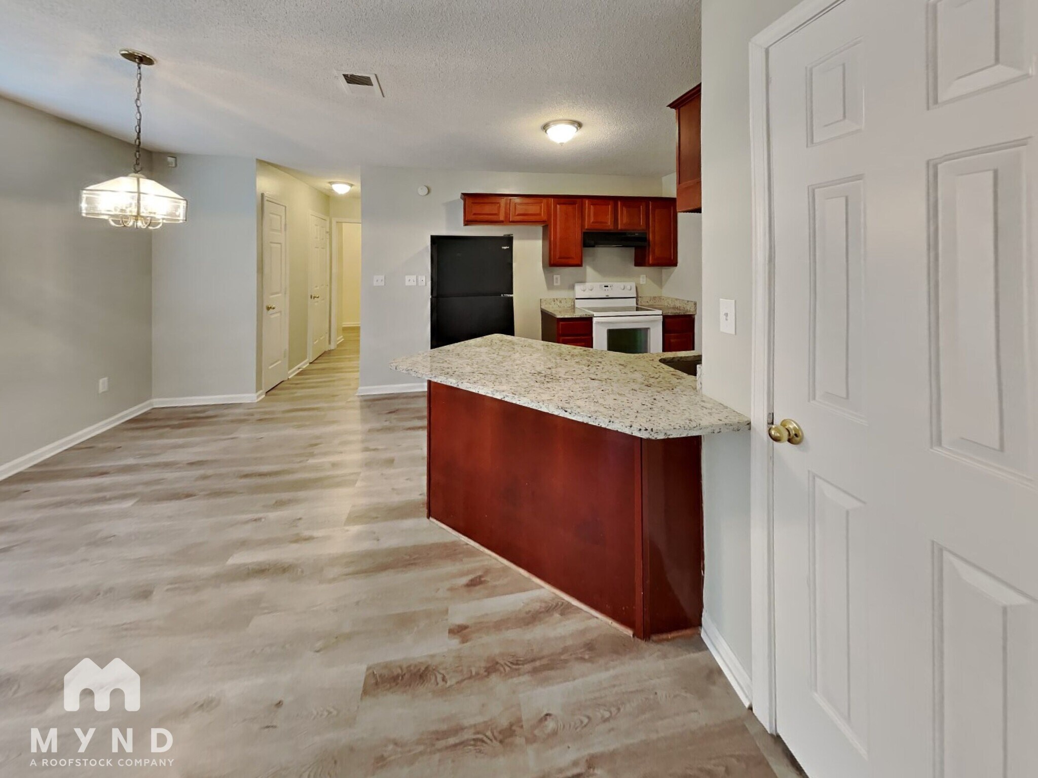 Building Photo - 3806 Sungrove Cir E