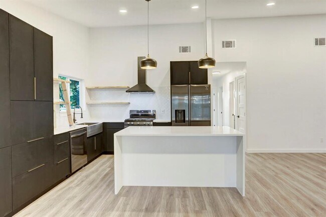 Building Photo - 2902 Jorwoods Dr