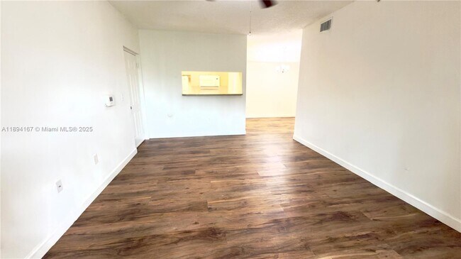 Building Photo - 2440 E Preserve Way