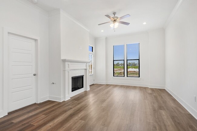 Building Photo - Beautiful 4 bedroom home in Settlement at Shoe Creek