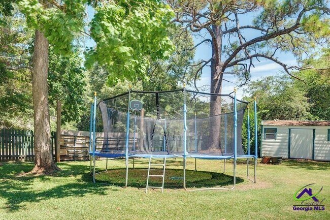 Building Photo - 422 Forrest Dr