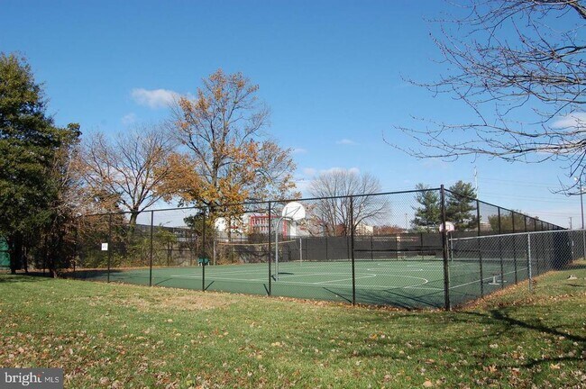 Building Photo - 1225 Martha Custis Dr