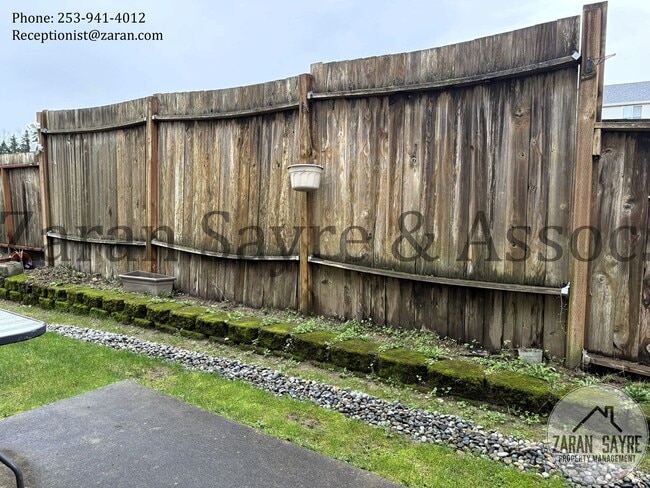 Building Photo - 178- Great 3 Bedroom Townhouse Condo in Milton!