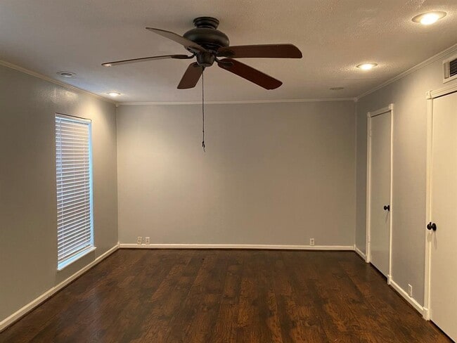 Building Photo - 5353 Dora St