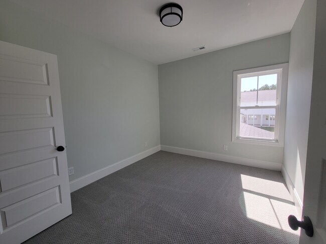 Building Photo - 3905 Harkers Way
