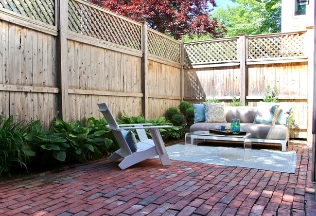 Building Photo - 54 Trowbridge St