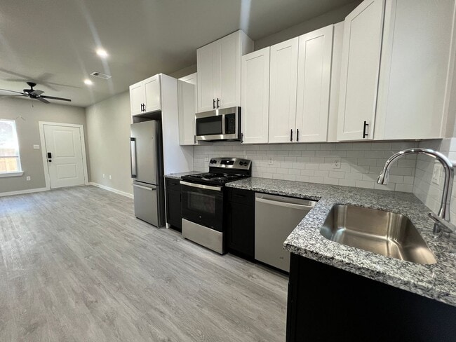 Building Photo - Brand new 3-bedroom, 3-bathroom townhome, ...