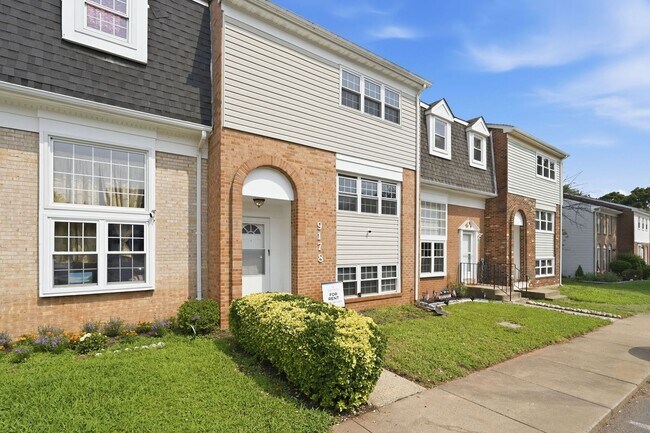 Building Photo - 9178 Laurelwood Ct