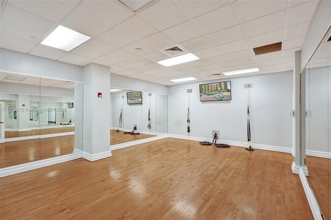 Building Photo - 2501 S Ocean Dr