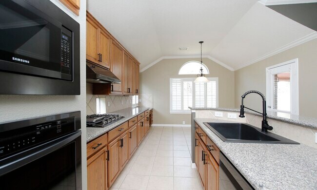 Building Photo - 2802 Parkeston Dr