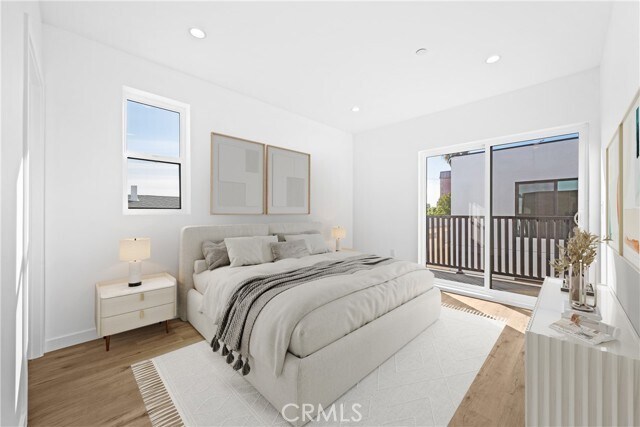 Building Photo - 1340 N Kingsley Dr