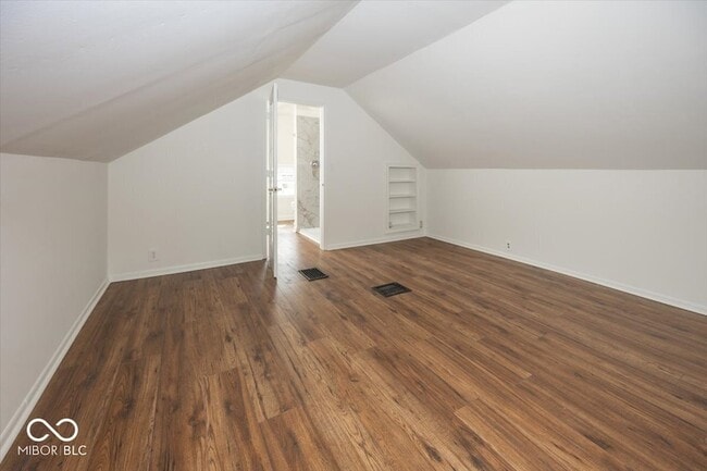 Building Photo - 6144 Winthrop Ave