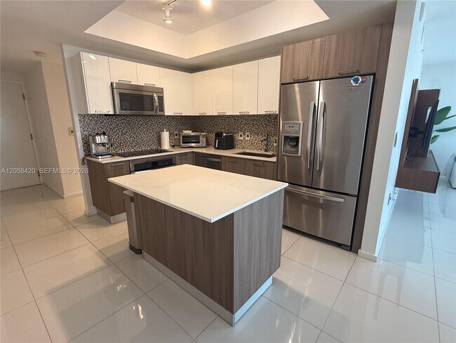 Building Photo - 5300 Paseo Blvd